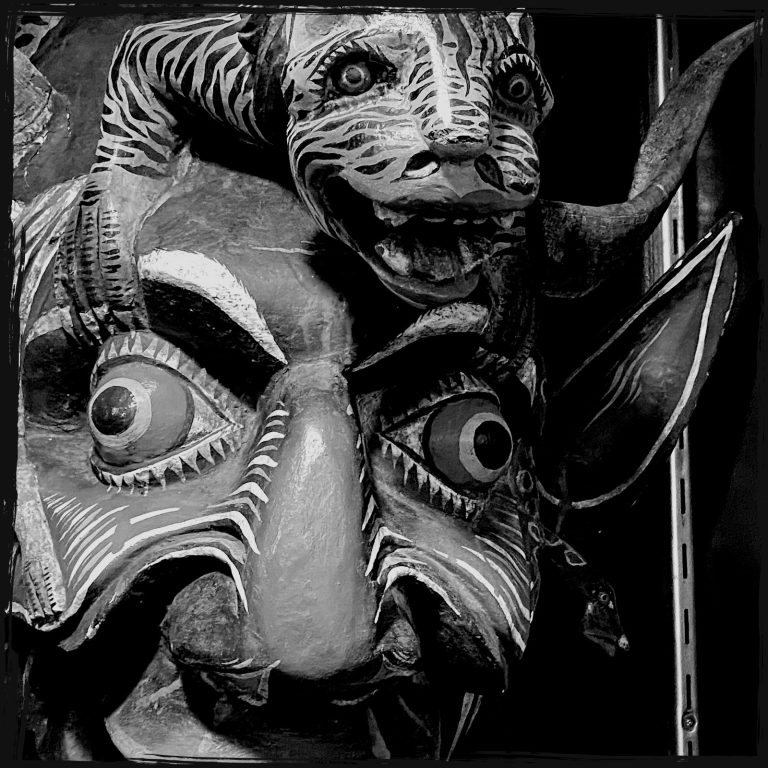 Mythos Museum bw Leopard Wood Mask 768x768